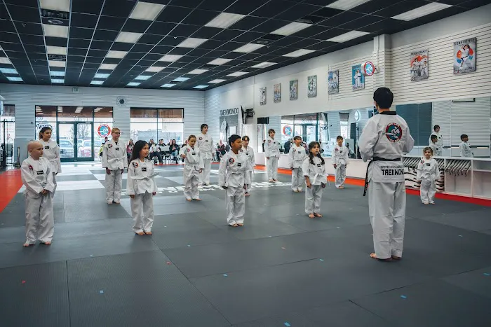 Master Lee's World Class Tae Kwon Do Picture 10