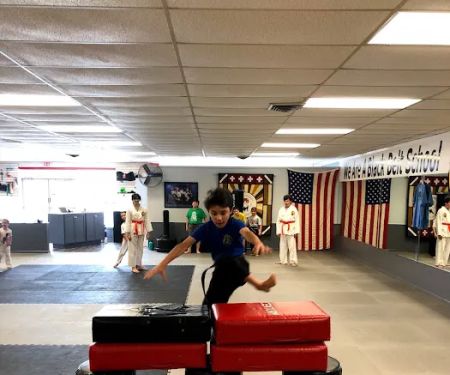 C D Williamson Karate & Kckbxg