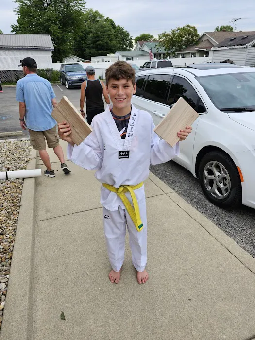 Vogels Knock Out Martial Arts Picture 4