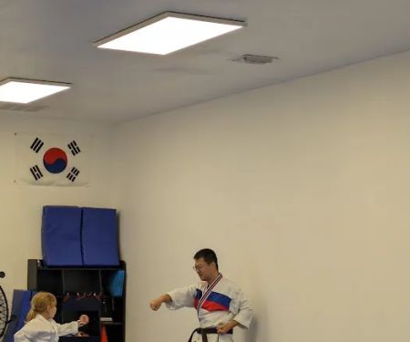SOFT & STRONG TAEKWONDO