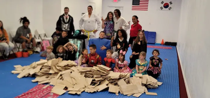 SOFT & STRONG TAEKWONDO Picture 5