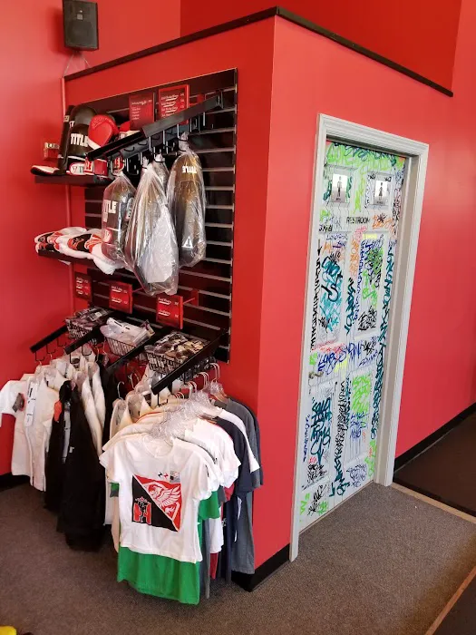 Long Island MMA Gold's Gym Picture 6