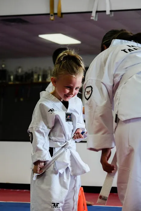 Maka's Taekwondo Picture 9