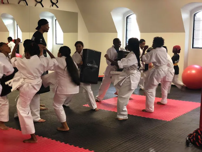 Universal Karate & Fitness Picture 3