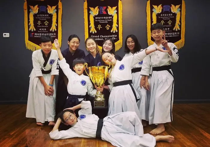 Kumdo(Kendo) Academy Sung Moo Closter검도아카데미 성무관 Picture 4