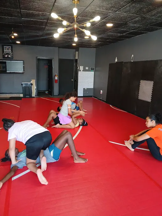 Usher Mixed Martial Arts Picture 3