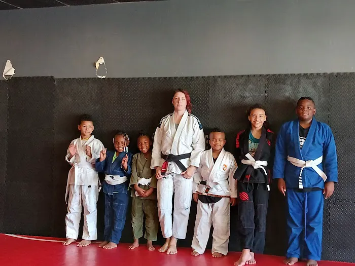 Usher Mixed Martial Arts Picture 4