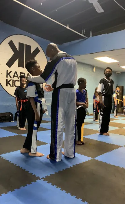 Karate Kickers Picture 7