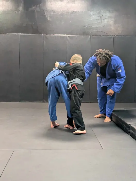 Hooked Martial Arts + Fitness Picture 7