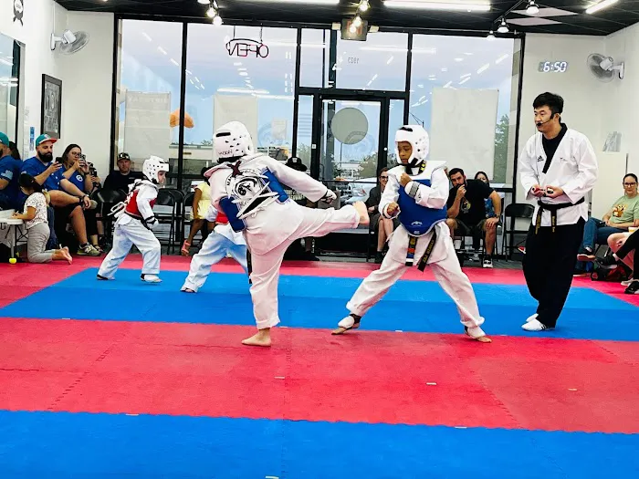 Master Yoo's World Champion Tae Kwon Do Picture 1