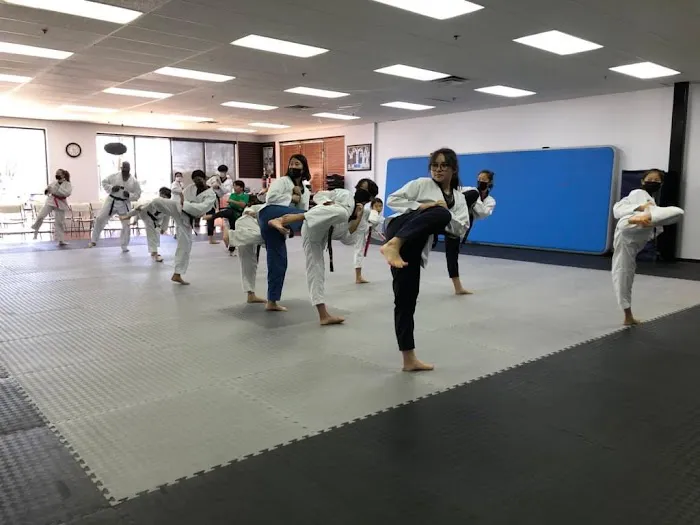 Master Yoo's World Champion Tae Kwon Do Picture 2