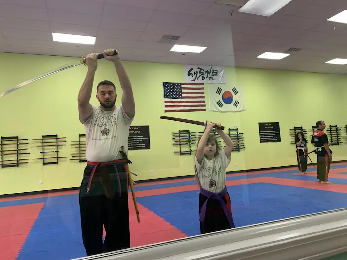 Master Lim's Martial Arts Picture 4