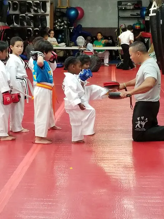 Family Fitness Karate & Kickboxing - Central Ave Picture 5