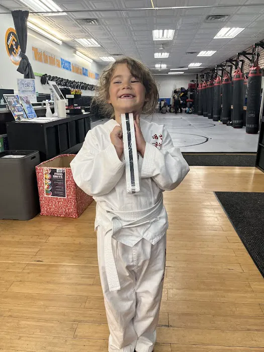 Family Fitness Karate & Kickboxing - Central Ave Picture 4