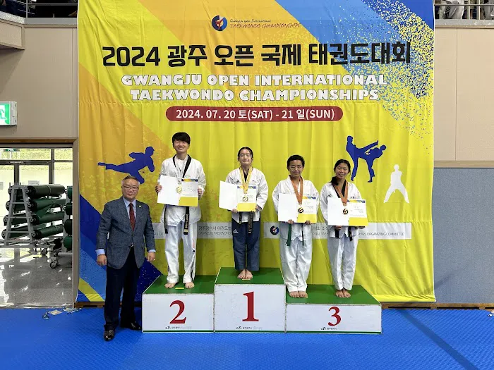 Master Yoo's Summit Martial Art Taekwondo Picture 6