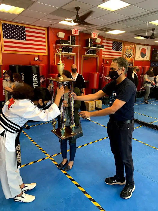 KARATE USA STRONG Picture 6
