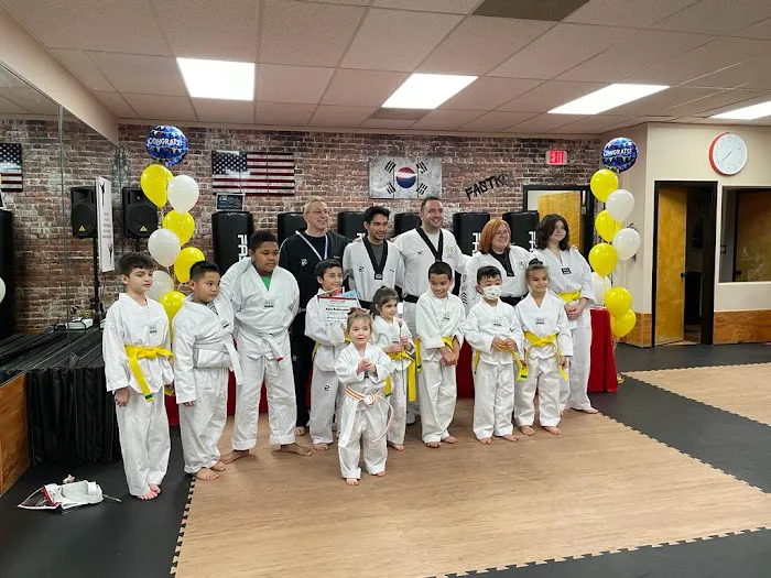 Fastkix Taekwondo & Kickboxing Picture 5