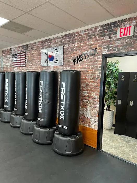 Fastkix Taekwondo & Kickboxing Picture 4