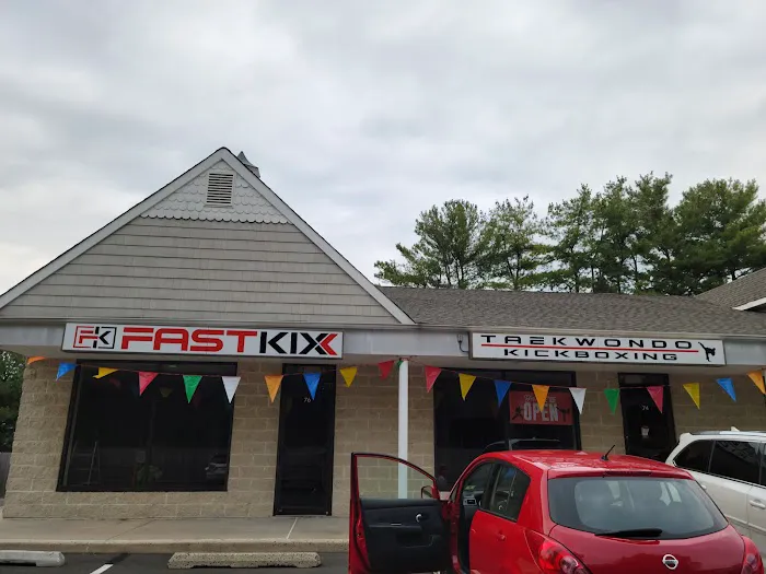Fastkix Taekwondo & Kickboxing Picture 10