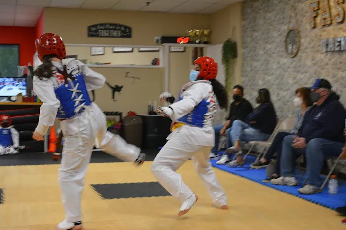 Fastkix Taekwondo & Kickboxing Picture 7