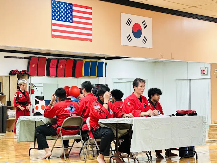 Park's Champions Taekwondo Picture 2