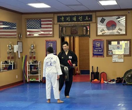 Master Lee's Tae Kwon Do