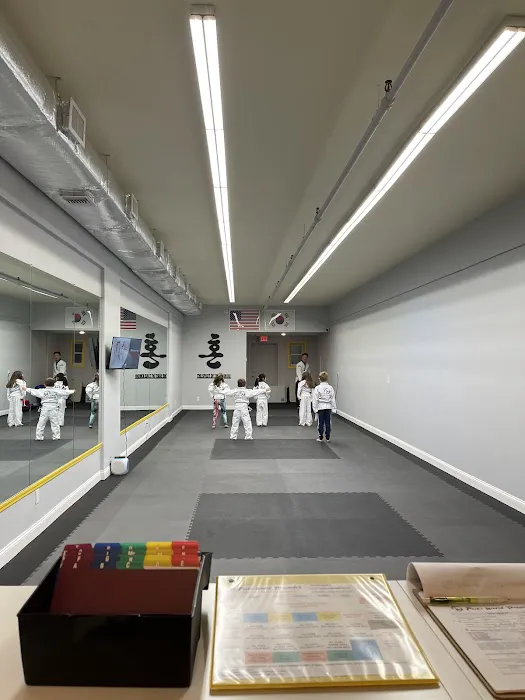 Park's World Taekwondo - Martial Arts Picture 2