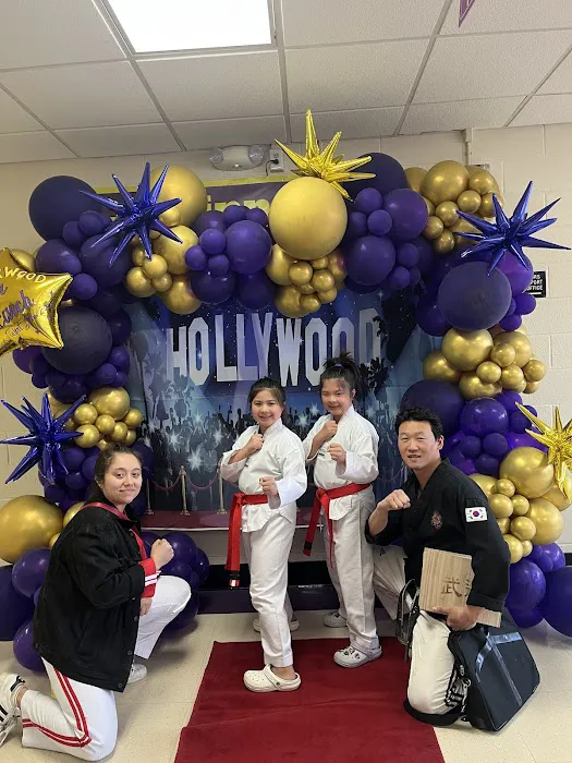 Master Jang's Black Belt Taekwondo Picture 7