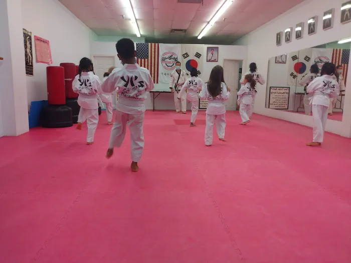Yi's Karate Institute Picture 1
