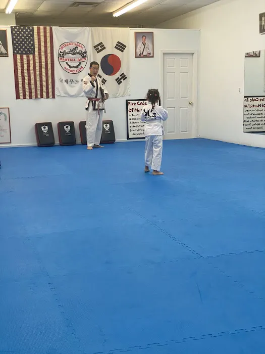Yi's Karate Institute Picture 5