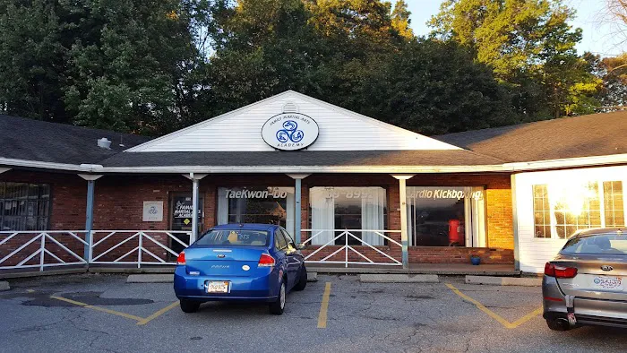 Family Martial Arts Academy Picture 4