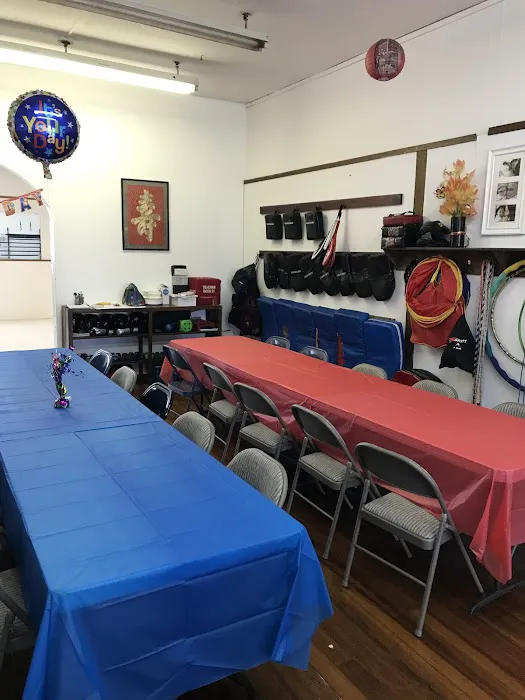 Santana's Kung Fu Studio Picture 8