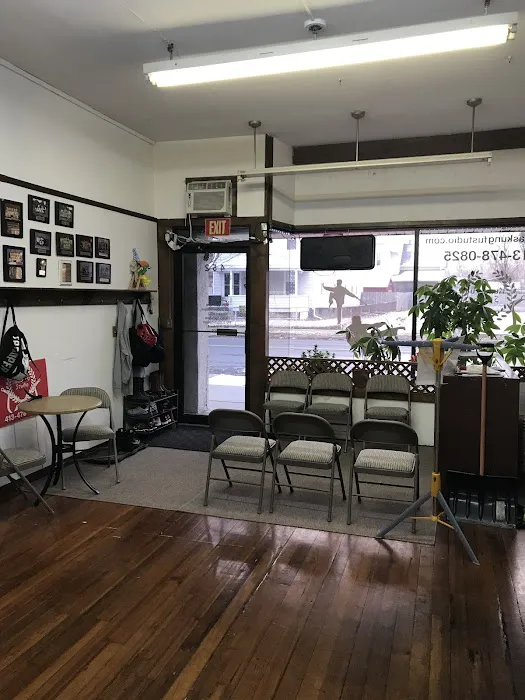 Santana's Kung Fu Studio Picture 10