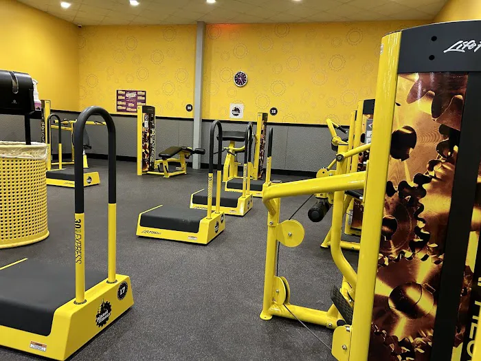 Planet Fitness Picture 9