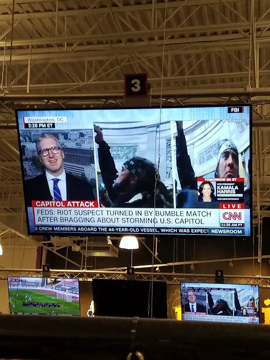 Planet Fitness Picture 10