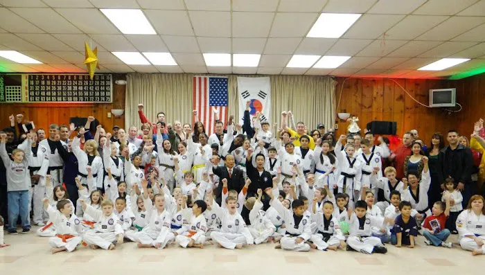 Lion Choi's Taekwondo (Martial Arts Lessons / After-School Care / Summer Camp) Picture 9