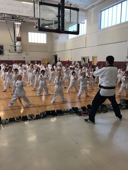 Master Lee's U.S. Taekwondo Picture 9