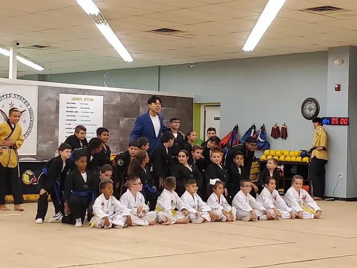 MASTER LEE'S U.S.TAEKWONDO ACADEMY Picture 6