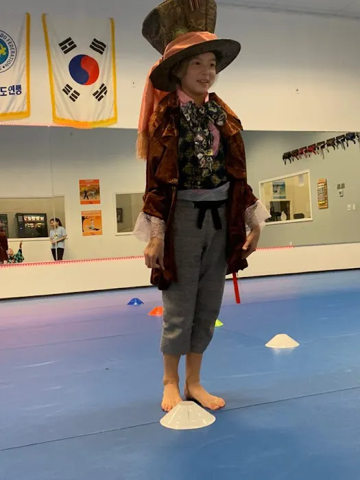 Lee's Dynamic Tae Kwon Do Picture 4