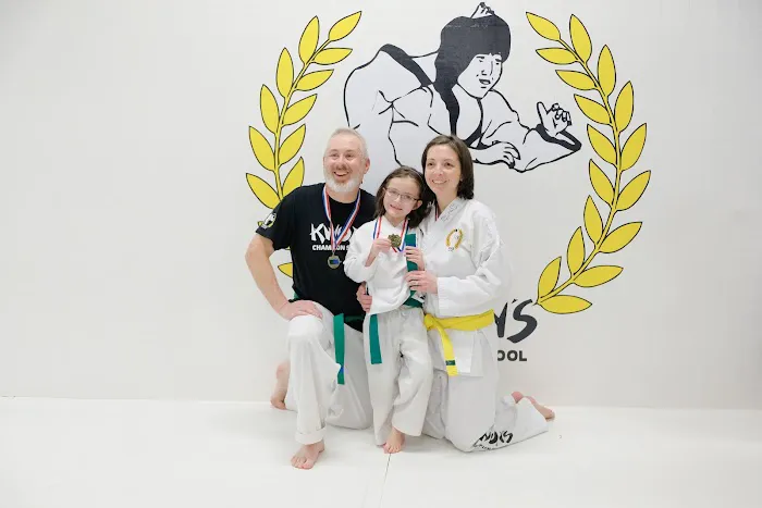 Kwon's Champion School Picture 3