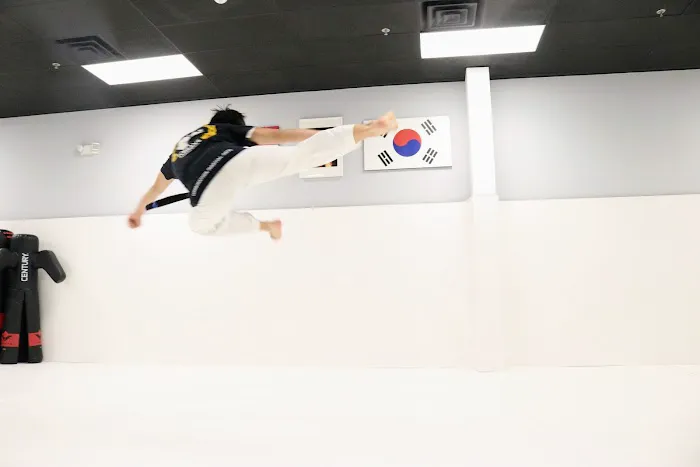 Kwon's Champion School Picture 4