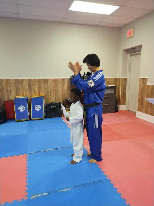 Yi Champions Taekwondo Academy Picture 7