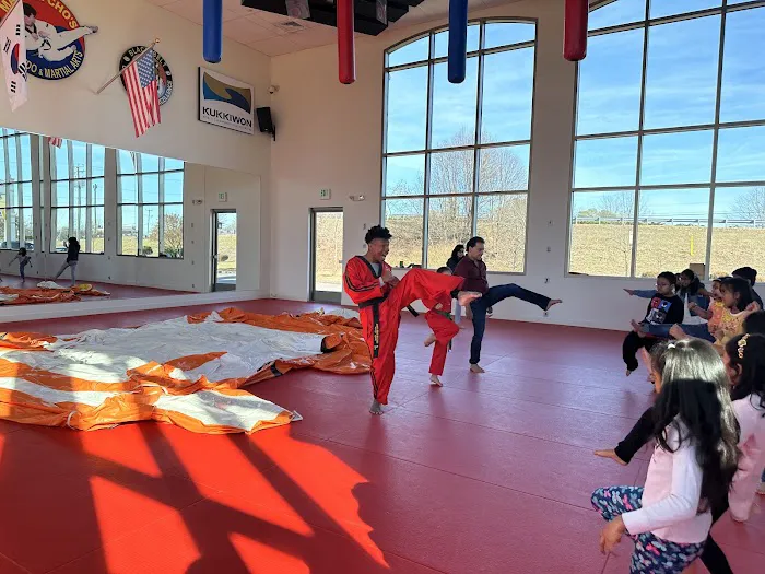 Master Cho's World Class Martial Arts & After School Care Picture 3