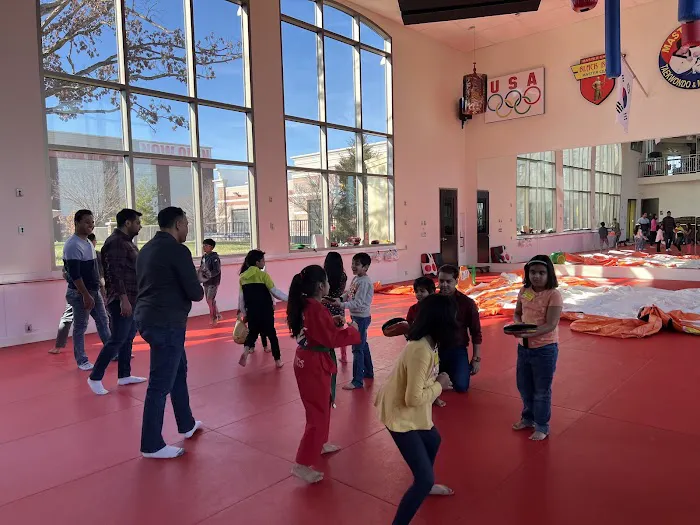 Master Cho's World Class Martial Arts & After School Care Picture 8