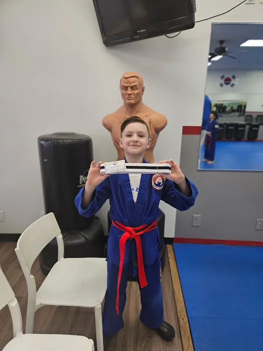 Grandmaster Dong's Karate School Picture 9