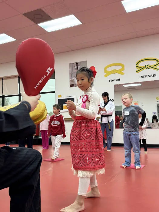 Master Hwang's World Class Martial Arts Picture 9