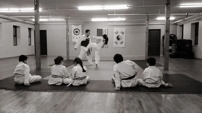 Team Raposa Taekwondo & Boxing / Black-K Picture 4