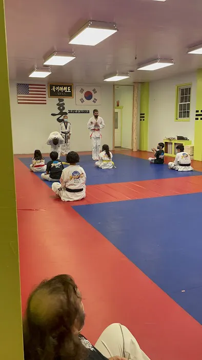 Park's Taekwondo Academy Picture 4