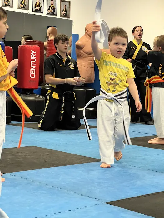 Huntzinger's Karate Mountain Top Picture 5