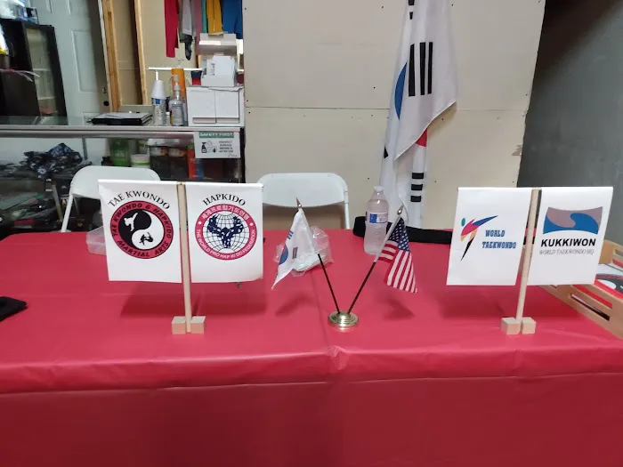 Taekwondo & hapkido martial arts Picture 4